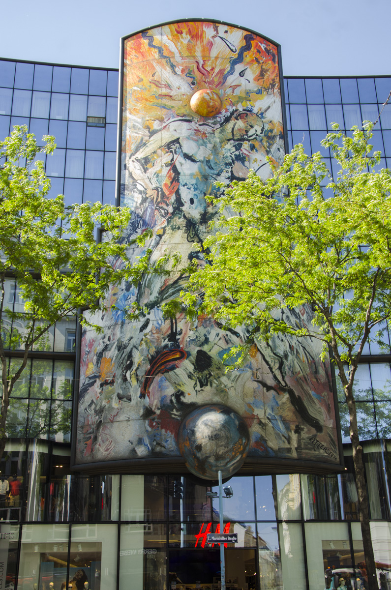 Facciata di palazzo effettuata a mosaico